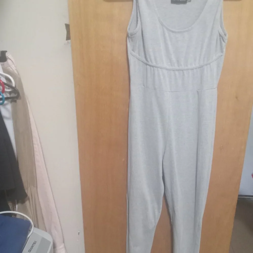 Jumper - Picture 2 of 3